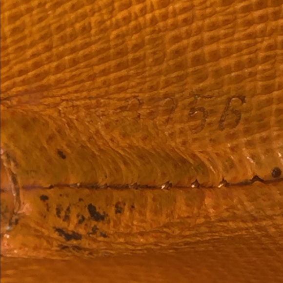 Louis Vuitton Round Coin purse - Picture 5 of 8